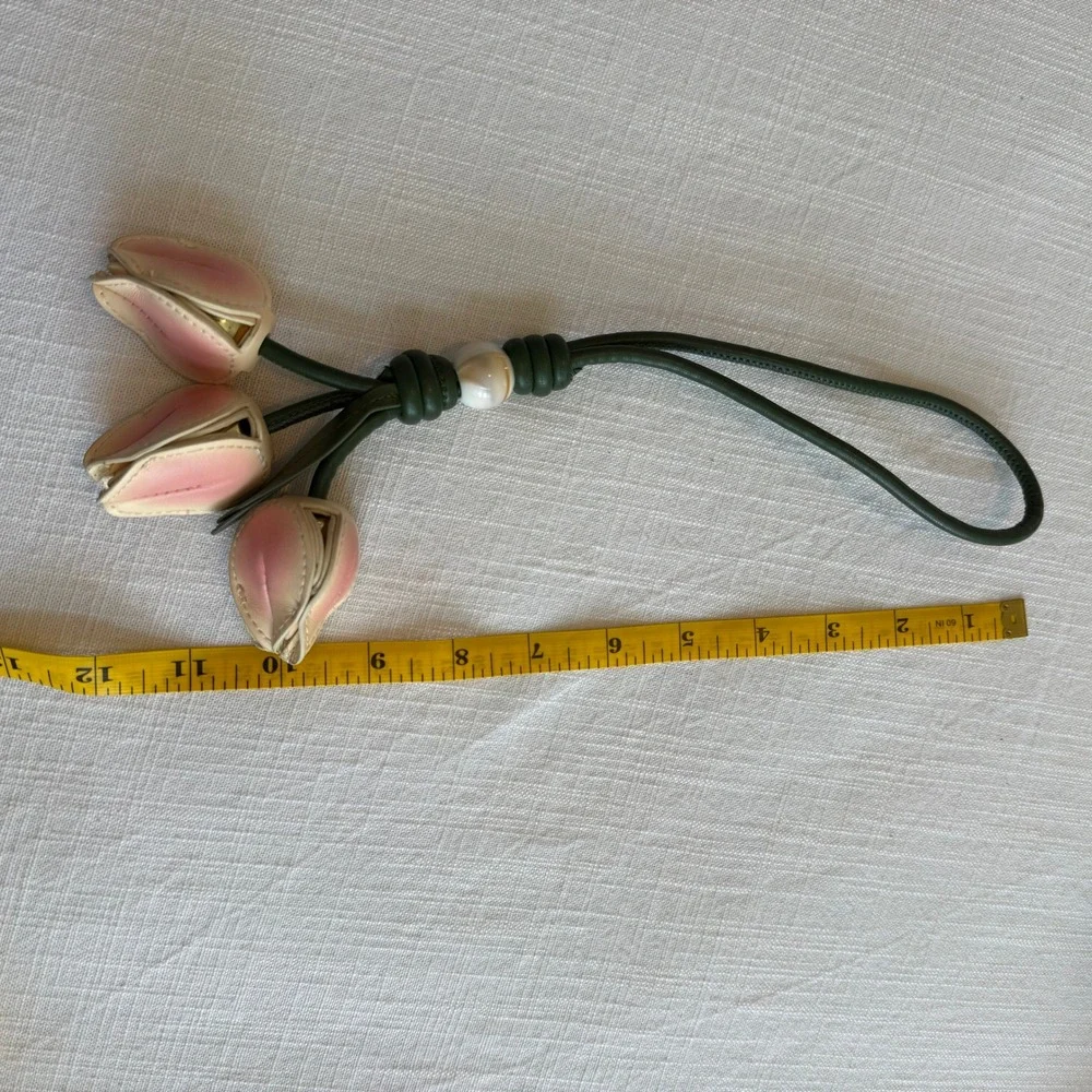 N/A leather tulip